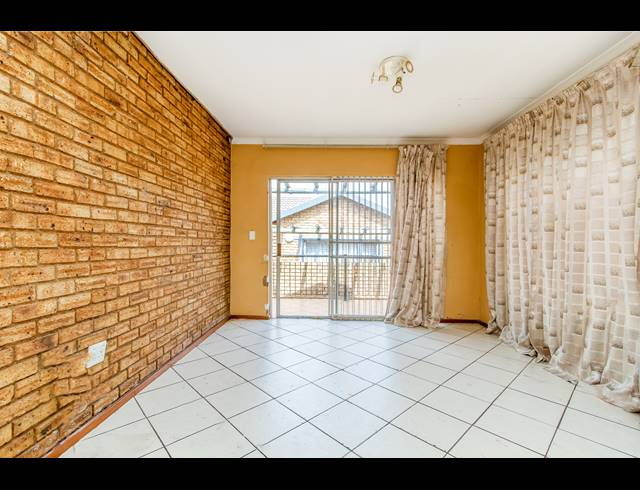 3 BEDROOM TOWNHOUSE FOR SALE IN HONEYPARK
